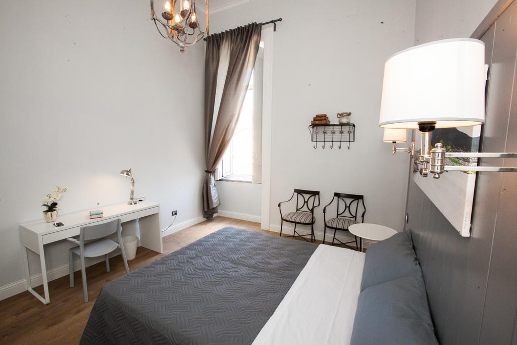 Largo Donnaregina Home Napoli Dış mekan fotoğraf